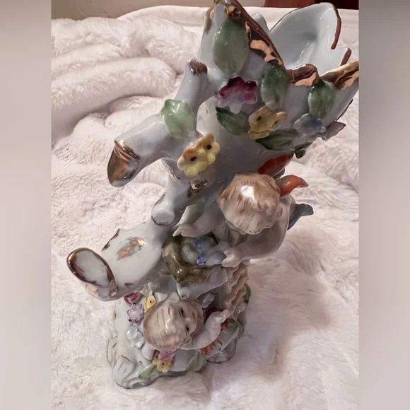 Vintage UCAGCO Porcelain Cherub Vases - Picture 11 of 11